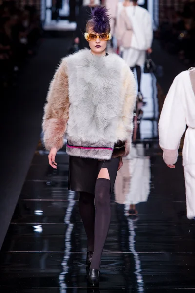 Look 24